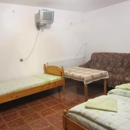 Guest house The Beautiful House 2*